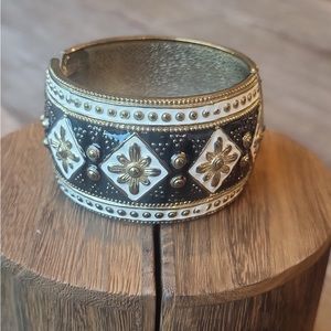Amrita Singh Embossed Floral Detail Bohemian Metal Bangel Bracelet
